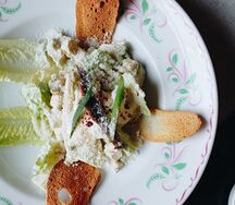 Салат с курицей и авокадо