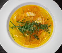 Куриный бульон с домашней лапшой