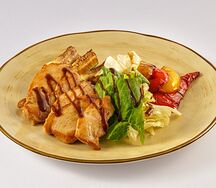 Теплый салат с курицей