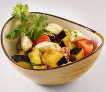 Салат с хрустящими баклажанами