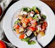 Салат с печеным баклажаном