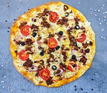 Bolognese pizza