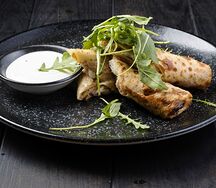 Блинчики с ветчиной, курицей и сыром