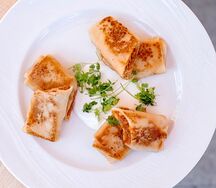 Блины с курицей и сметаной