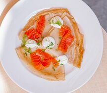 Блины с лососем и сливочным сыром