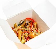 Лапша соба с курицей и овощами