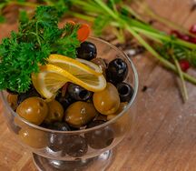 Оливки и маслины