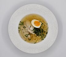 Куриный бульон с лапшой