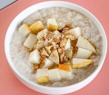 Овсяная каша с грушей и медом