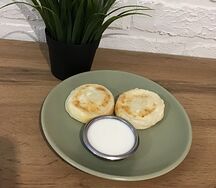 Сырники со сметаной