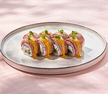 Опаленнный лосось под соусом манго