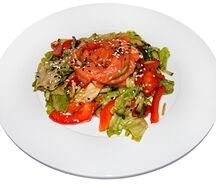 Салат с копченым лососем