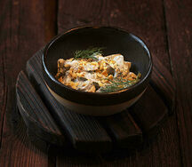 Грузди в сметане