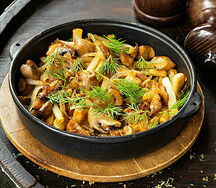 Картофель, жареный с грибами