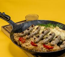 Колбаски нюрнбергские с картофельным пюре