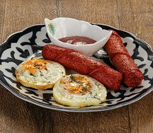 Яичница с сосисками