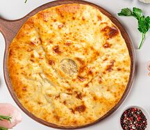 Пирог с курицей, грибами и сыром