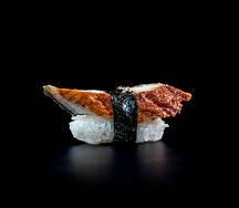 Суши с угрем