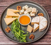 Ассорти из европейских сыров