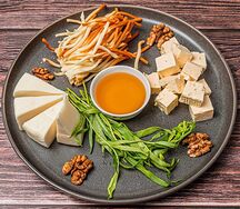 Ассорти из кавказских сыров