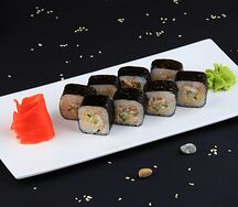 Ролл с угрем в соусе спайси