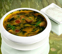 Мисо-суп с тофу, грибами и водорослями