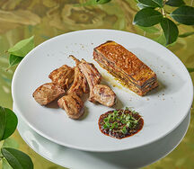 Корейка ягнёнка с лазаньей из баклажан