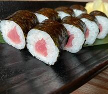 Хосомаки с тунцом