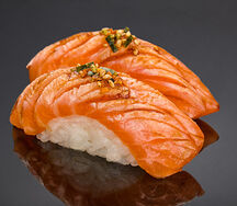 Обжаренный лосось с соусом Юзу