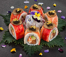 Ролл из камчатского краба с трюфелем, черной икрой и золотом