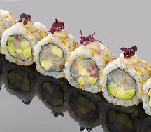 Ролл с сибасом и трюфельным соусом