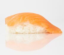 Суши с лососем