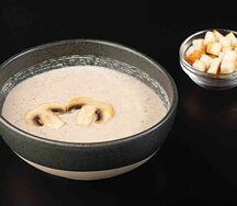 Крем-суп из грибной с гренками