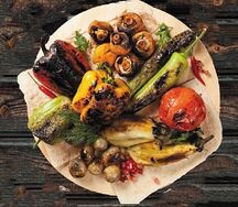 Помидор на мангале