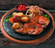 Цыпленок табака с мини-картофелем