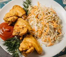 Куриные крылышки тушеные