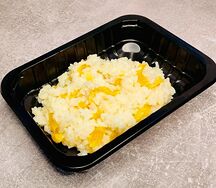 Рисовая каша на персиковом соке с курагой маленькая