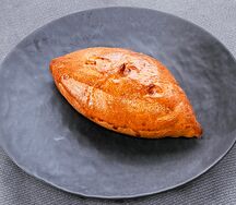 Пирожок с зеленым луком и яйцом