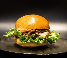 Бургер с рванной свининой