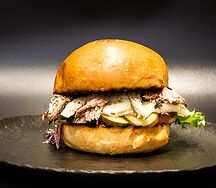 Бургер с медвежатиной