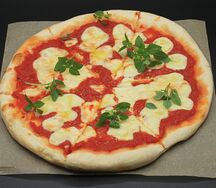 Пицца Маргарита с моцареллой