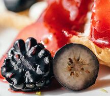 Микс сезонных фруктов и ягод