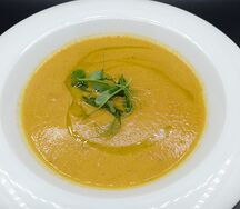 Чечевичный суп пюре с брускеттами