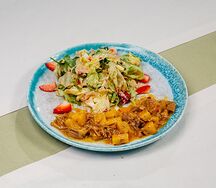 Микс-салат из утки с ананасом