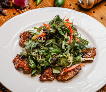 Теплый салат с куриной печенью