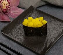 Гункан с такуаном