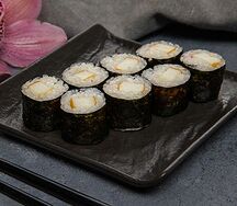 Маки с копчёным кальмаром