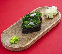 Суши нигири с Чукой