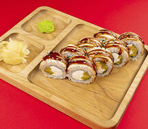 Ролл с угрем и такуаном