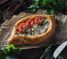 Хачапури по-аджарски с ветчиной